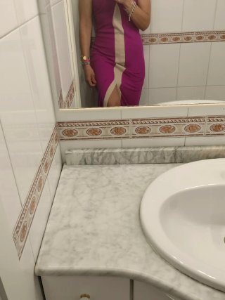 Vestido largo morado y beige