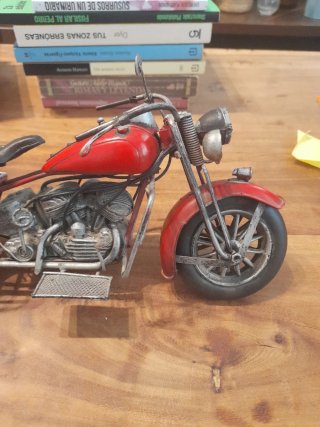 Moto Decorativa Roja Metal