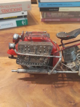 Moto Decorativa Roja Metal