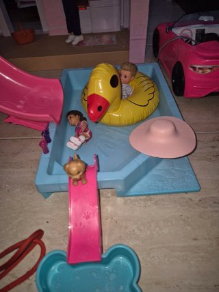 Casa Barbie con Muñecas y Accesorios