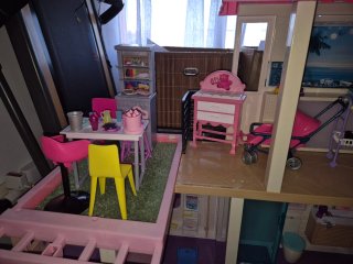 Casa Barbie con Muñecas y Accesorios