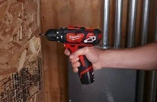 NUEVO: Taladro atornillador a batería Milwaukee