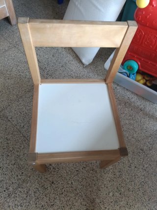 Mesa y silla infantil IKEA