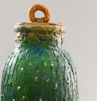 RENACER VERDE  -  Jarrón decorativo artesanal