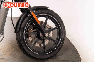 HARLEY DAVIDSON STREET 750