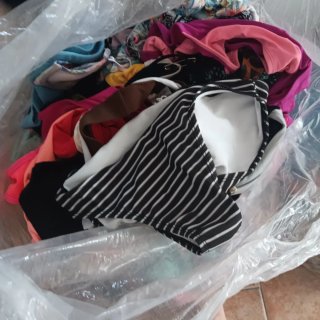 Lote 300+ Bikinis y Bañadores Mujer