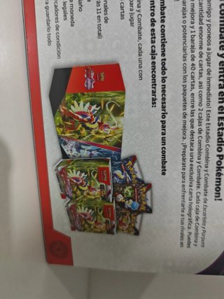 Pokémon Estadio y Combate TCG escarlata y purpura