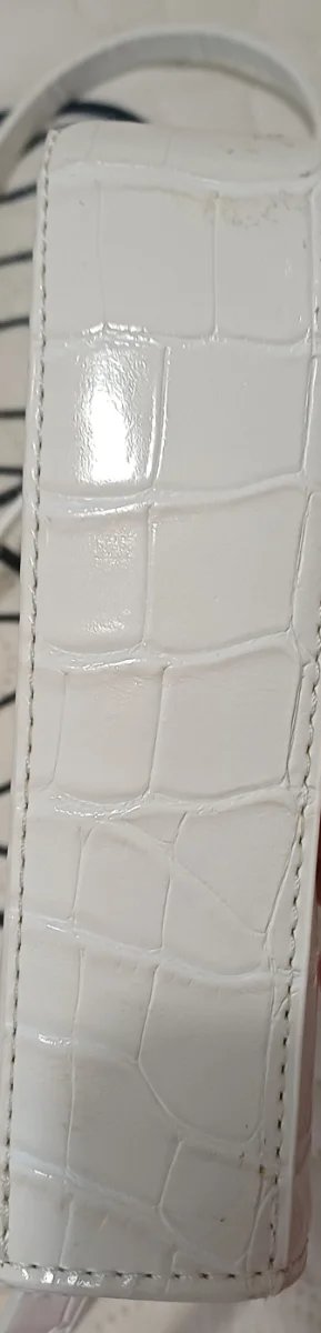 Bolso Parfois blanco efecto piel cocodrilo