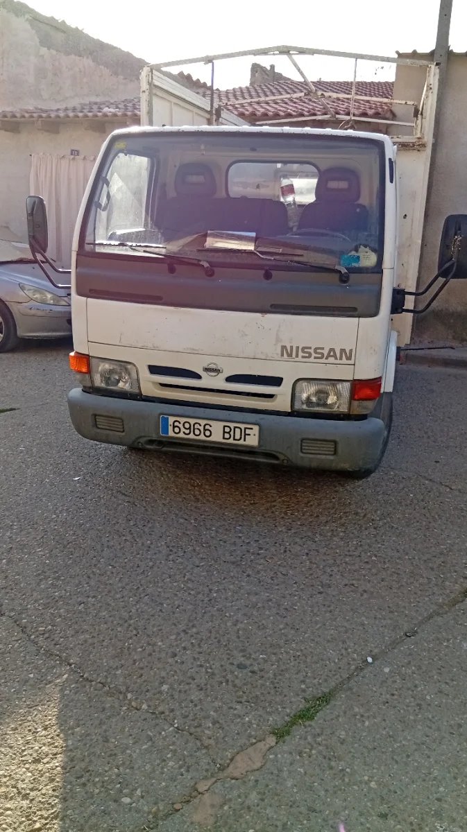 Nissan Cabstar 2003 - foto 1