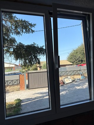Ventana de aluminio