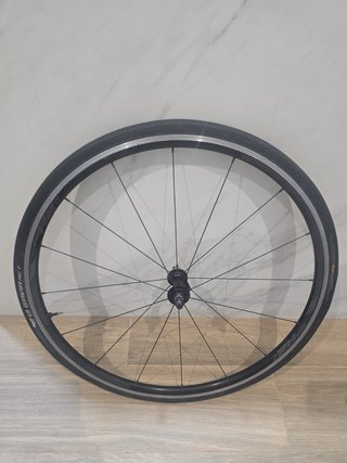 Rueda Delantera Giant PR2/PA2 con Cubierta