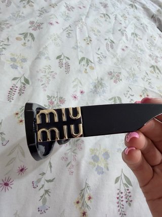 Gafas de sol Miu Miu negras