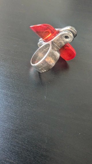 Anillo Uno de 50 Rojo y Plateado