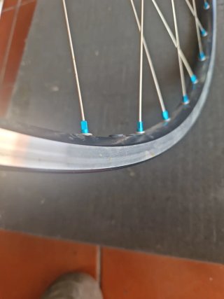 Rueda delantera Ringle 26 turquesa