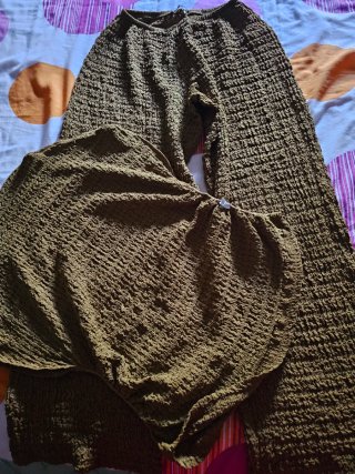 Conjunto Zara verde oliva