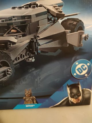 LEGO 76331 Batman v Superman Batmobile