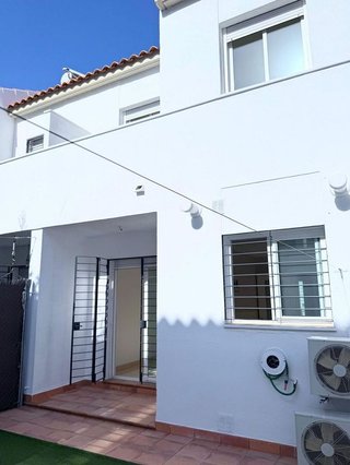 Casa adosada en alquiler en Palomares del Río