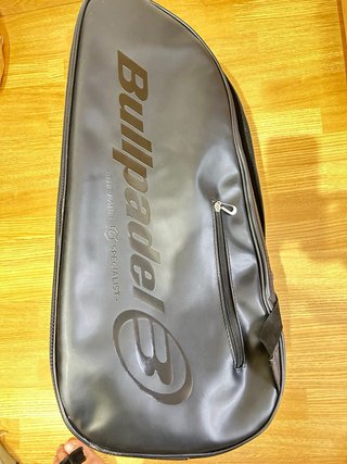 Pala Bullpadel Hack 03 + Bolso Negro