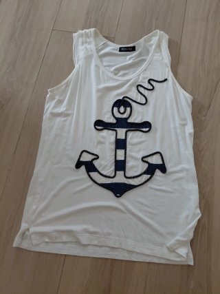 Camiseta gris talla M y 6mas