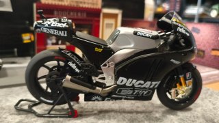 Maqueta Moto GP