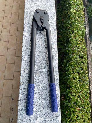 Pinza crimpatrice per reggette
