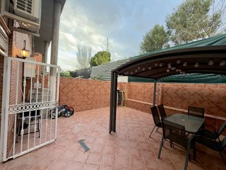 Casa adosada en venta en Ambroz en Madrid