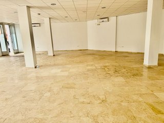 Local comercial en alquiler en La Paz en Alcalá de Guadaira