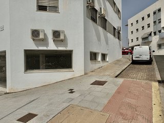 Local comercial en alquiler en La Paz en Alcalá de Guadaira