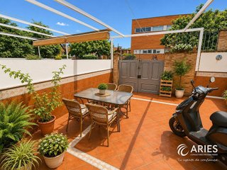 Casa adosada en venta en Colores - Entreparques en Sevilla