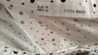 Falda Sfera lunares botones