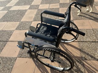 Silla de ruedas plegable