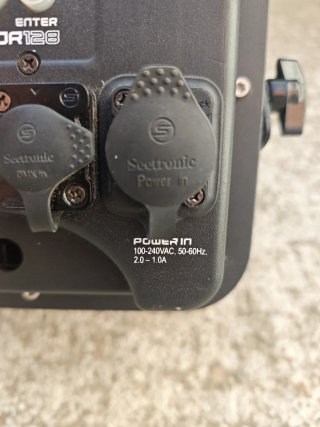 Proyector BeamZ STARCOLOR128 RGBW DMX Negro