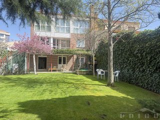 Casa pareada en venta en Barriada Yagüe en Burgos