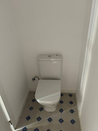 Local comercial en alquiler en El Camp de l'Arpa del Clot en Barcelona