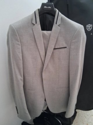 Trajes Izac azul y gris