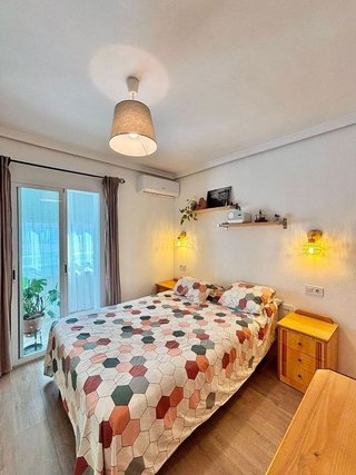 Piso en alquiler en Valdezarza en Madrid