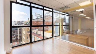 Oficina en alquiler en Sant Antoni en Barcelona