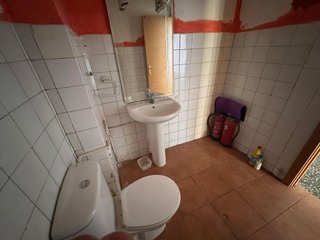 Local comercial en venta en San Fermín en Madrid