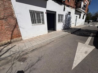 Local comercial en venta en San Fermín en Madrid