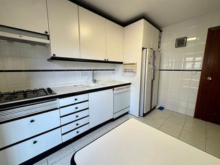 Piso en venta en Valdeacederas en Madrid