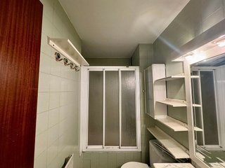 Piso en venta en Valdeacederas en Madrid