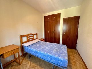 Piso en venta en Valdeacederas en Madrid