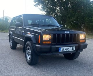 Espectacular Jeep Cherokee Sport 2.5 TD