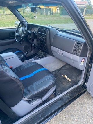 Espectacular Jeep Cherokee Sport 2.5 TD