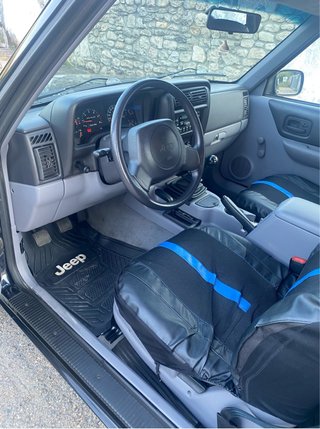 Espectacular Jeep Cherokee Sport 2.5 TD
