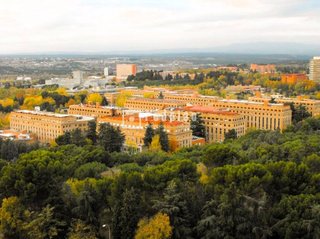 Local comercial en alquiler en Bellas Vistas en Madrid