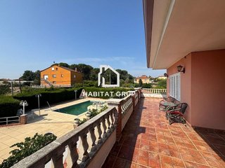 Chalet en venta en Caldes de Malavella
