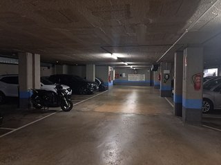 Garaje en venta en La Font de la Guatlla en Barcelona