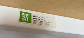 Cuna de madera lacada blanca