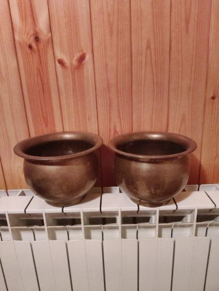 Portavasi in ottone